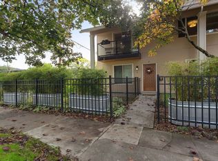 4830 SE Stark St APT 2, Portland, OR 97215