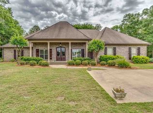 218 Arthurs Ct, Brandon, MS 39047