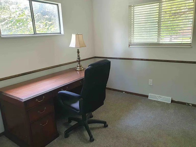 2100 Manchester Cir — Photo 10