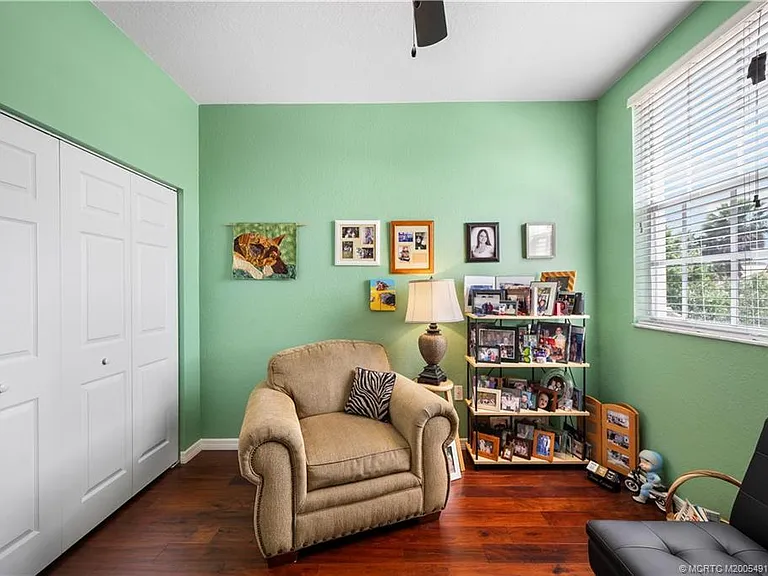 691 SW Glen Crest Way — Photo 9
