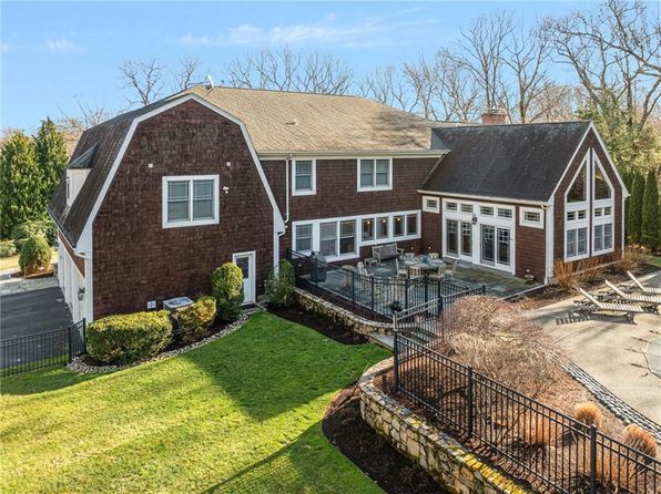 50 Pheasant Dr, East Greenwich, RI 02818
