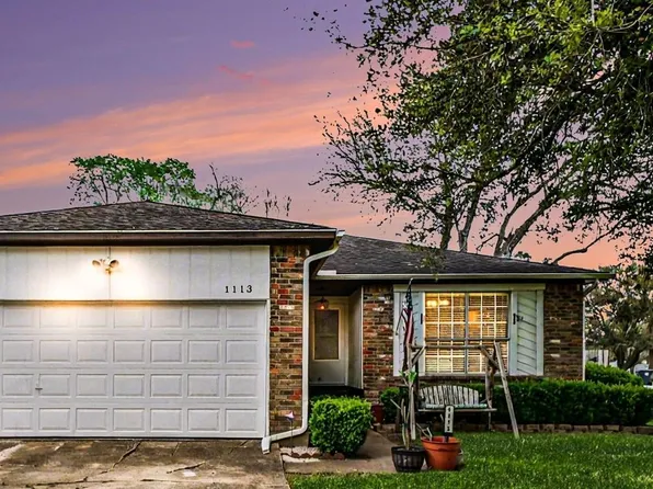 1113 Union Valley Dr, Pearland, TX 77581