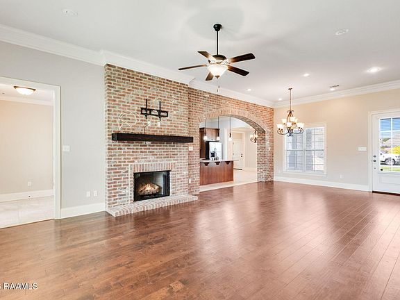 2nd image of 109 Bennington Ln