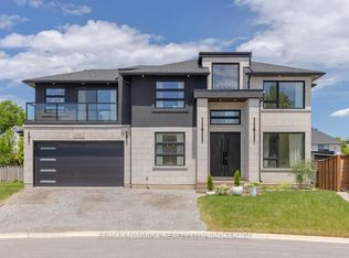 7781 Secretariat Ct, Niagara Falls, ON L2H3V3