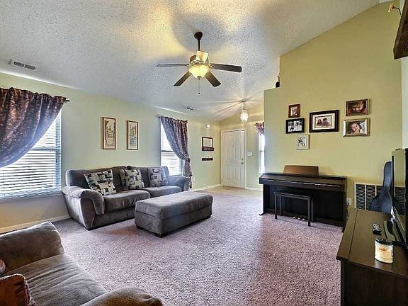 3rd image of 11892 Locus Ln