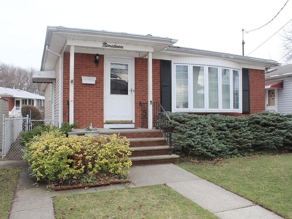 1st image of 19 Bidwell Ave