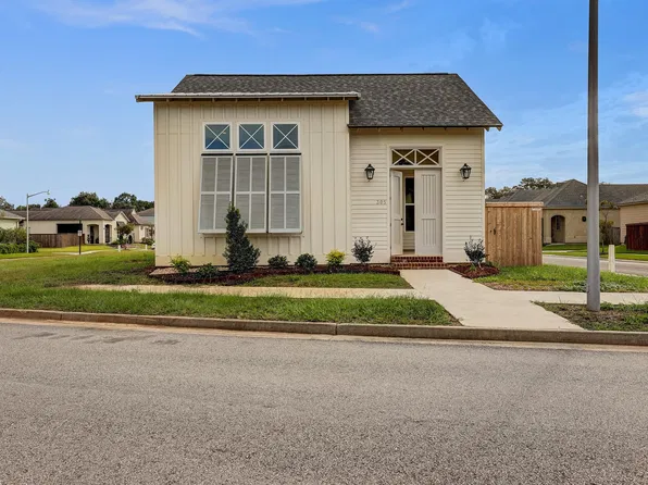 305 Bourdette Dr, Lafayette, LA 70507