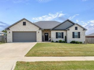 815 Custer St, Prairie Grove, AR 72753