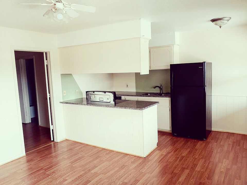 2nd image of 2500 NW 35th St #7A