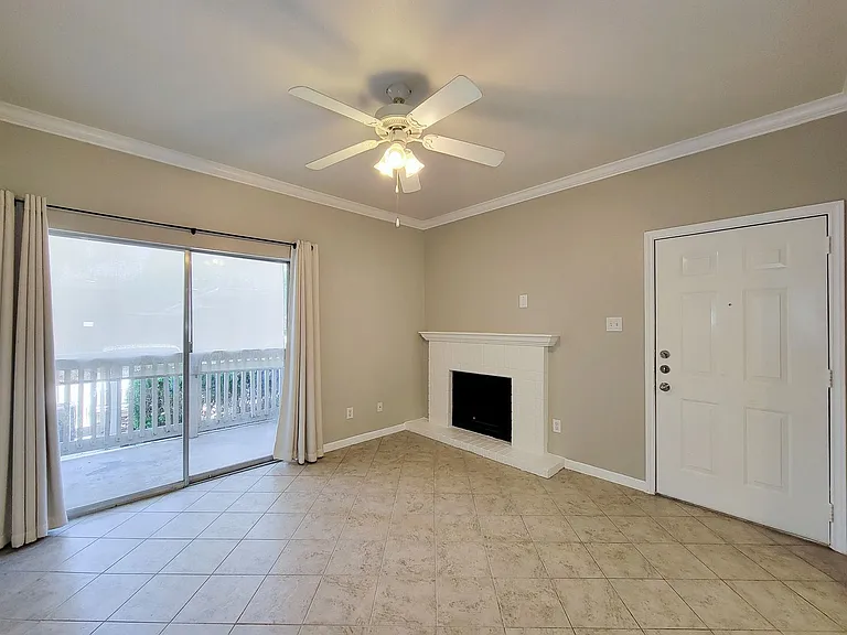 4041 Drake St #116 — Photo 13