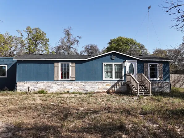 205 Highlands Loop, Poteet, TX 78065