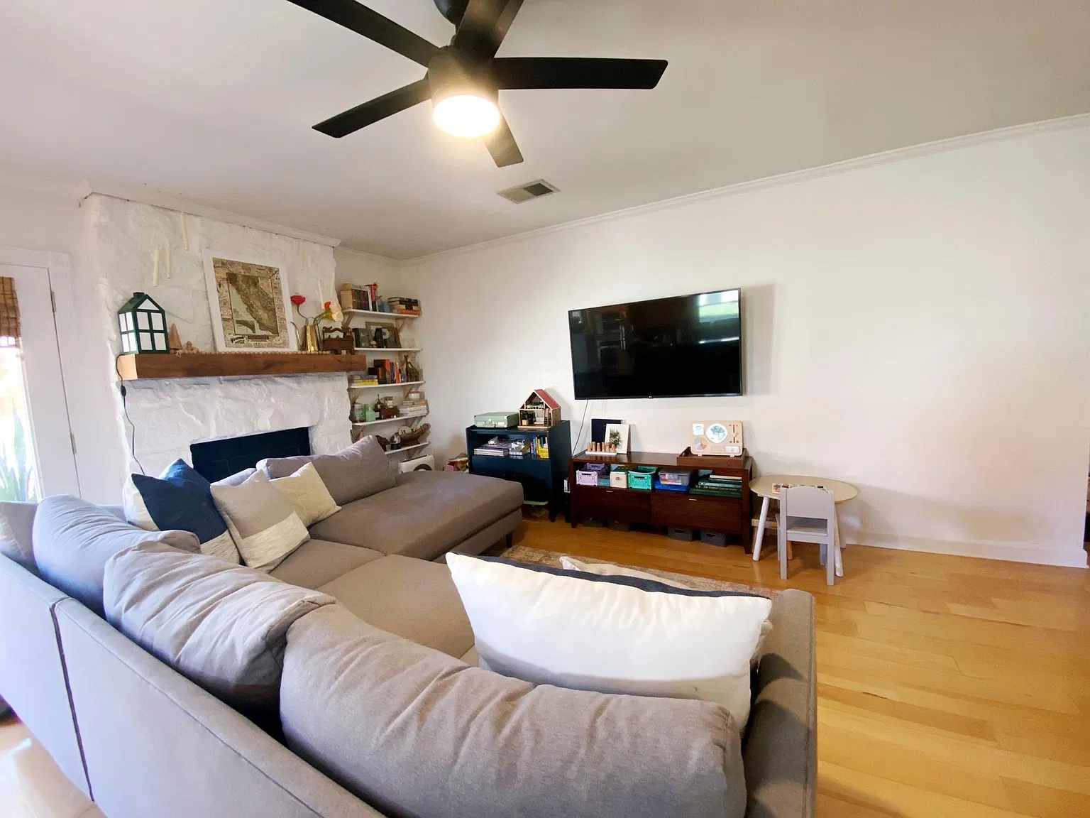 3 bed, 1406 sqft, $2,400 — Photo 3