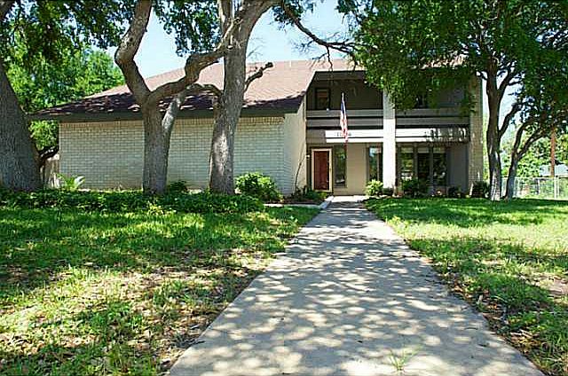 1st image of 1104 Bluff Dr