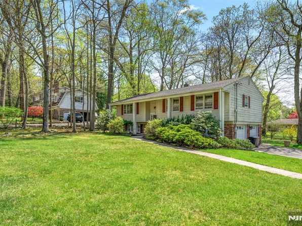 332 Jefferson St, Ridgewood, NJ 07450