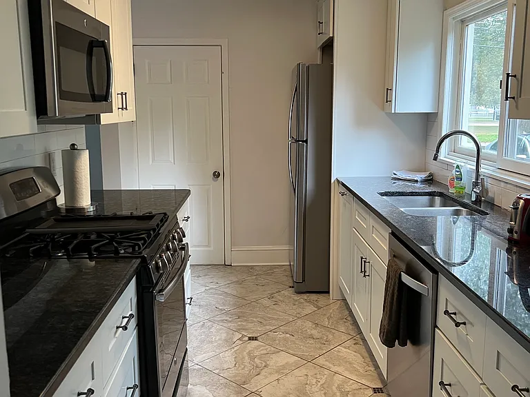 223 Lake Ave #2 — Photo 6