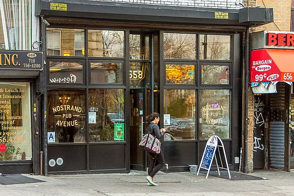 Rented by Dixon Advisory USA Inc. | media 44