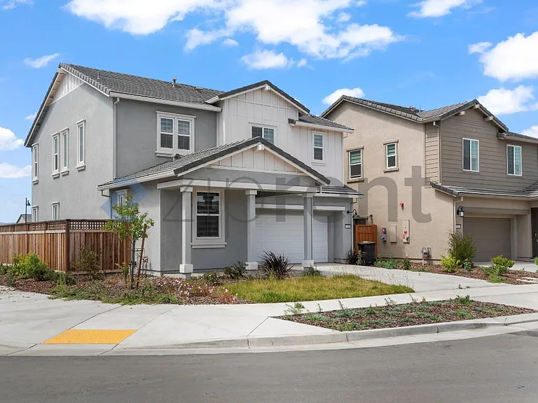 4638 Strandberg Ave — Photo 2