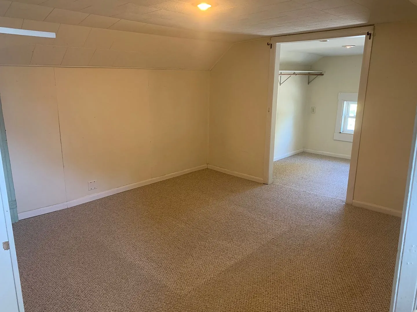 408 East 16th Street — Photo 4