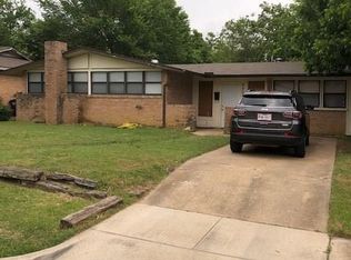 6904 Greenlee St, Fort Worth, TX 76112