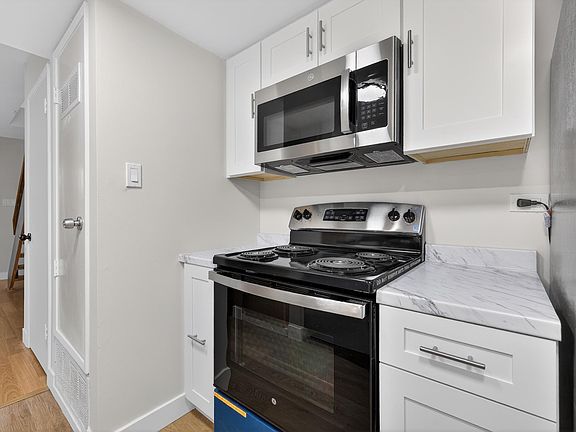 3rd image of 5497 Roundtree Dr APT D