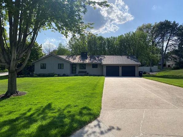 306 N 92nd St, Omaha, NE 68114