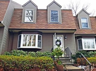 14 Wiswall Cir, Wellesley, MA 02482