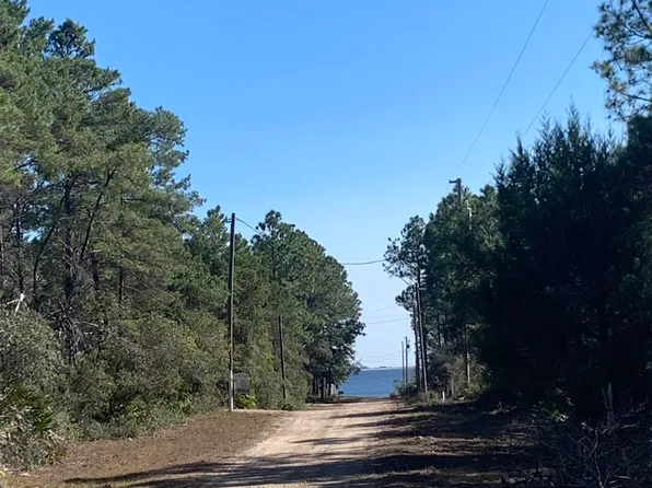 145 Herndon Rd, Carrabelle, FL 32322