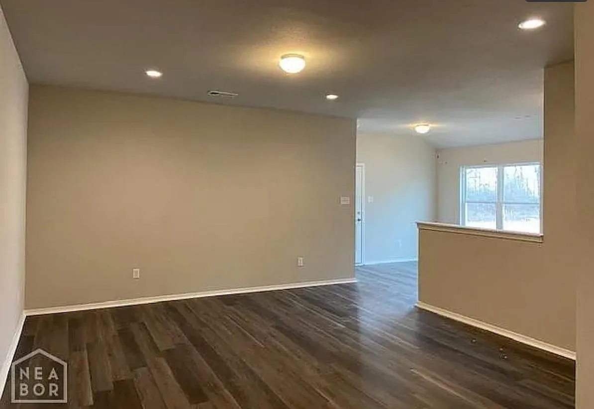3 bed, 1472 sqft, $1,550 — Photo 4