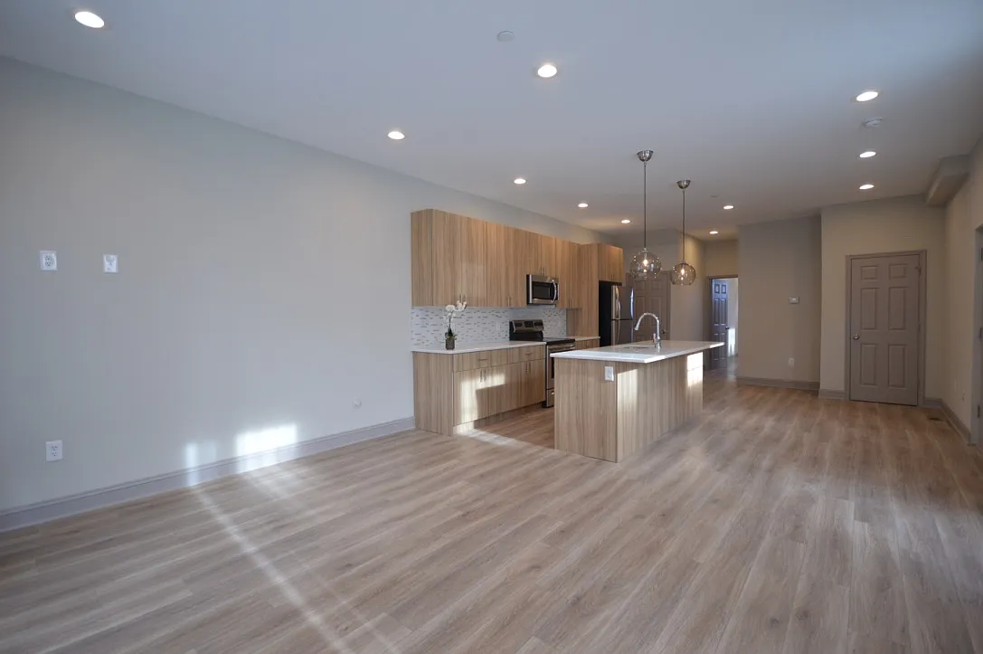 1948 East York Street - 1A — Photo 3