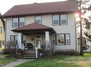 1558 Chesterland Ave, Lakewood, OH 44107