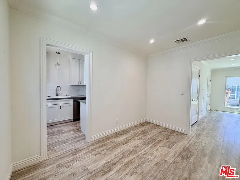 124 N Pass Ave #1 — Photo 5