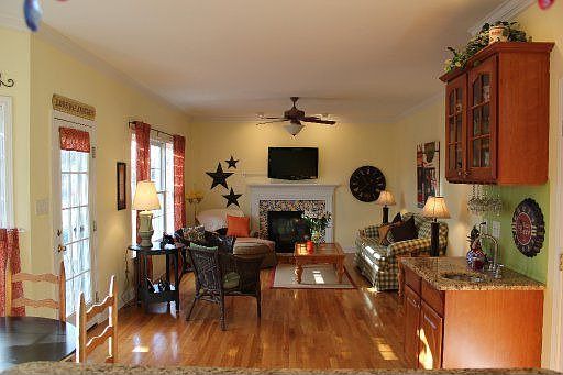 4th image of 110 Brechin Ln