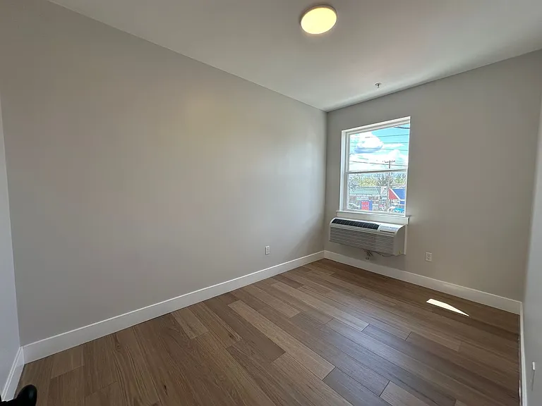 213 French St — Photo 18