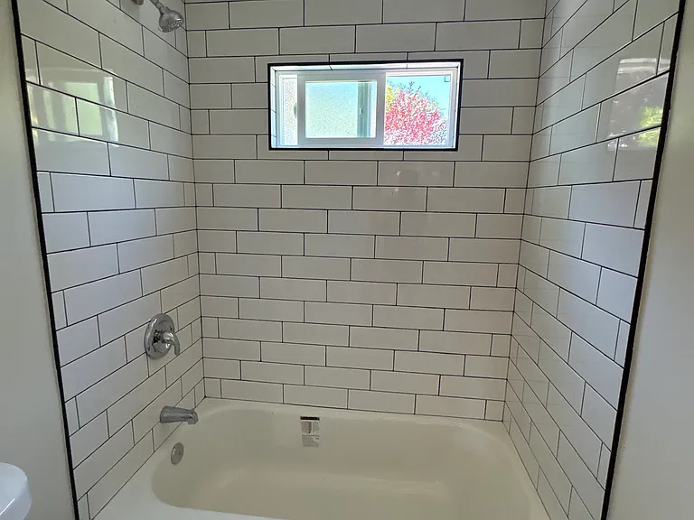 516 E Oak St #B — Photo 11