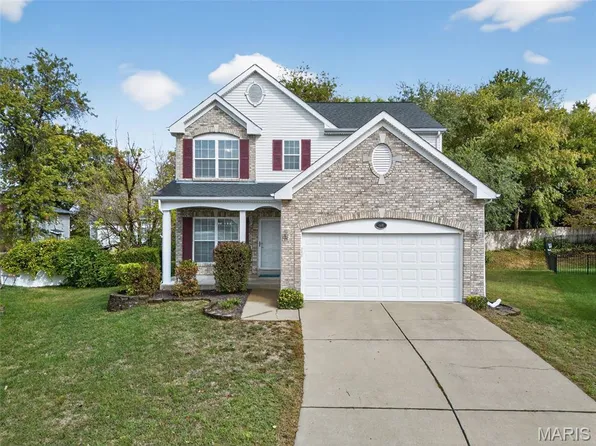 460 Fortress Ct, Saint Charles, MO 63303