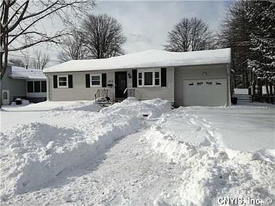4th image of 103 Thorndike Ln