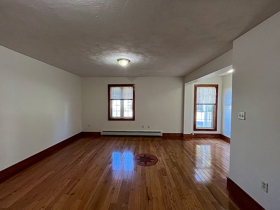 4th image of 25 Greenman Ave #1