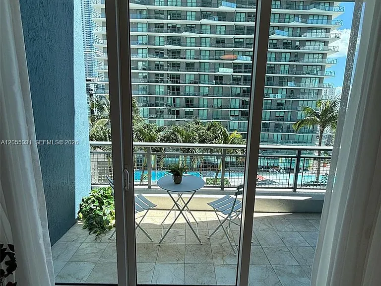 60 SW 13th St #1418 — Photo 8