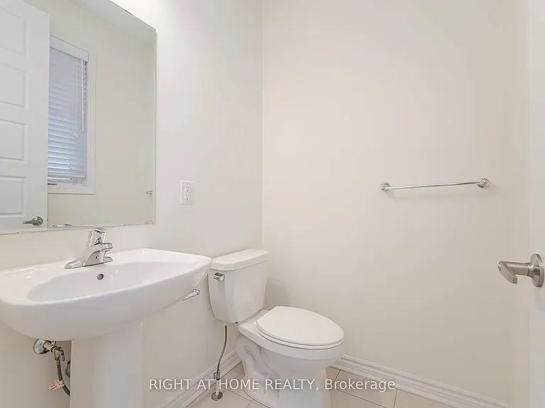 908 Sumac Cres — Photo 19