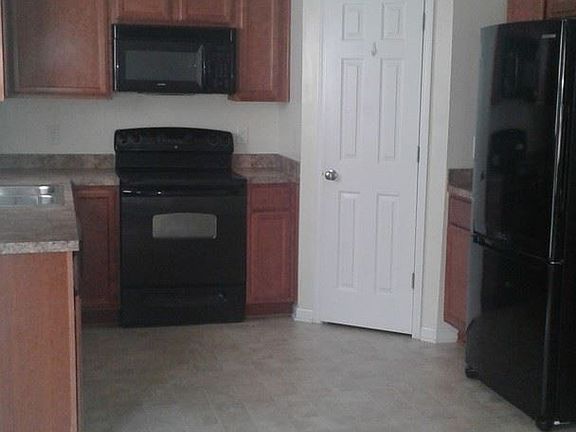 3rd image of 140 Moores Creek Dr