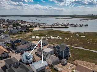 18 Riverview Ter #1, Hampton, NH 03842