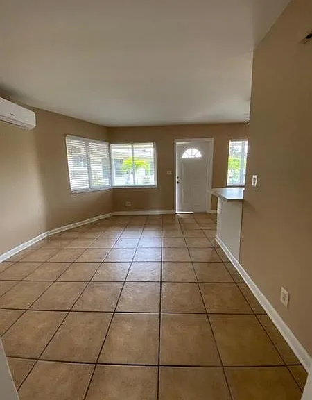 1440 Miami Rd #6 — Photo 6