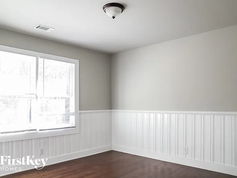 2207 Freydale Rd SE — Photo 12