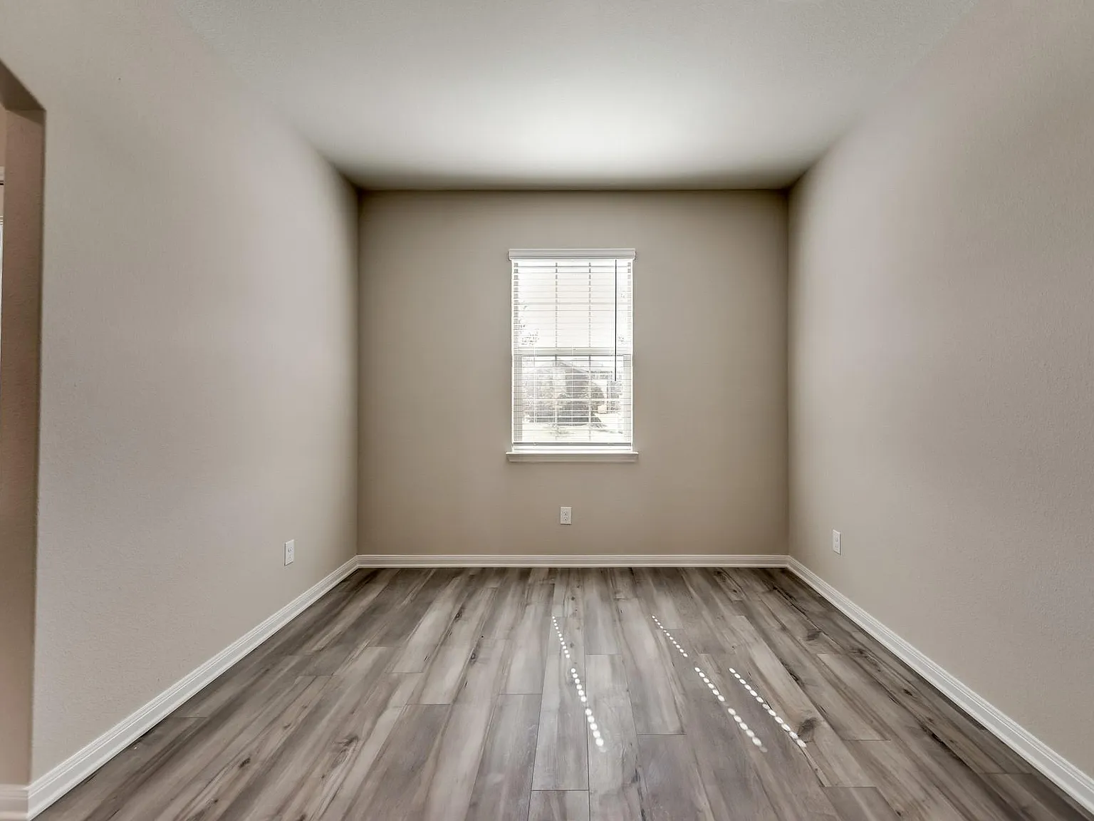 3 bed, 1619 sqft, $2,095 — Photo 4