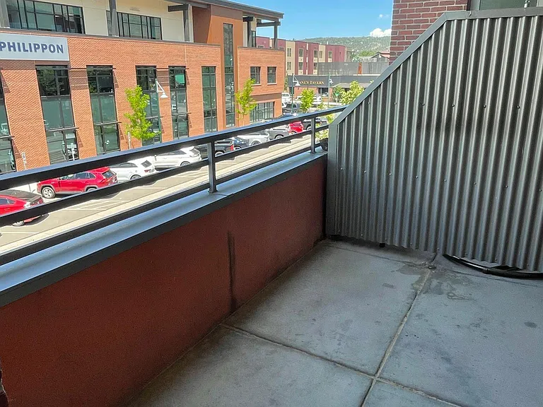 231 Robinson St #202 — Photo 12