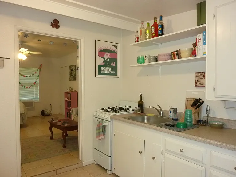 601 Arbutus Ave #B — Photo 2