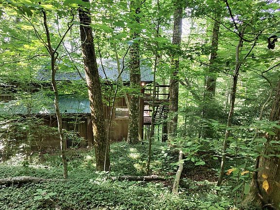2nd image of 2450 Ponder Rd
