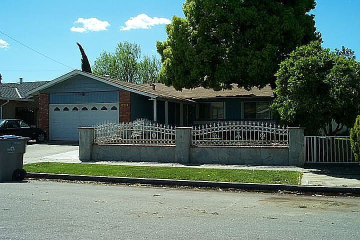1st image of 5237 Great Oaks Dr