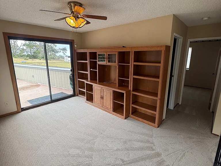 457 Los Santos Dr — Photo 16