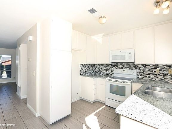 3rd image of 1017 Broken Creek Ln